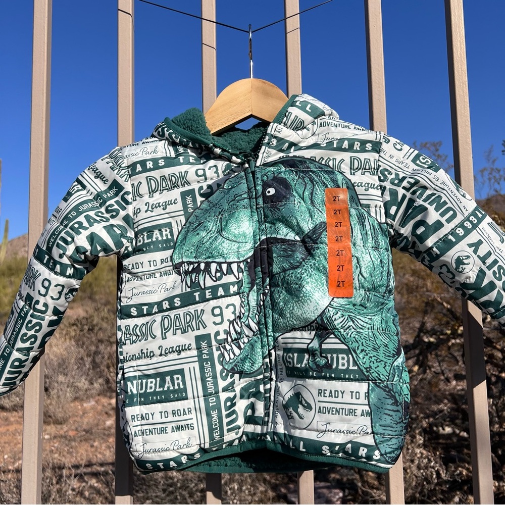 ⬇️💲Jurassic Park World NWT Kids Reversible Jacket 2T (Boys/Girls) Green/White